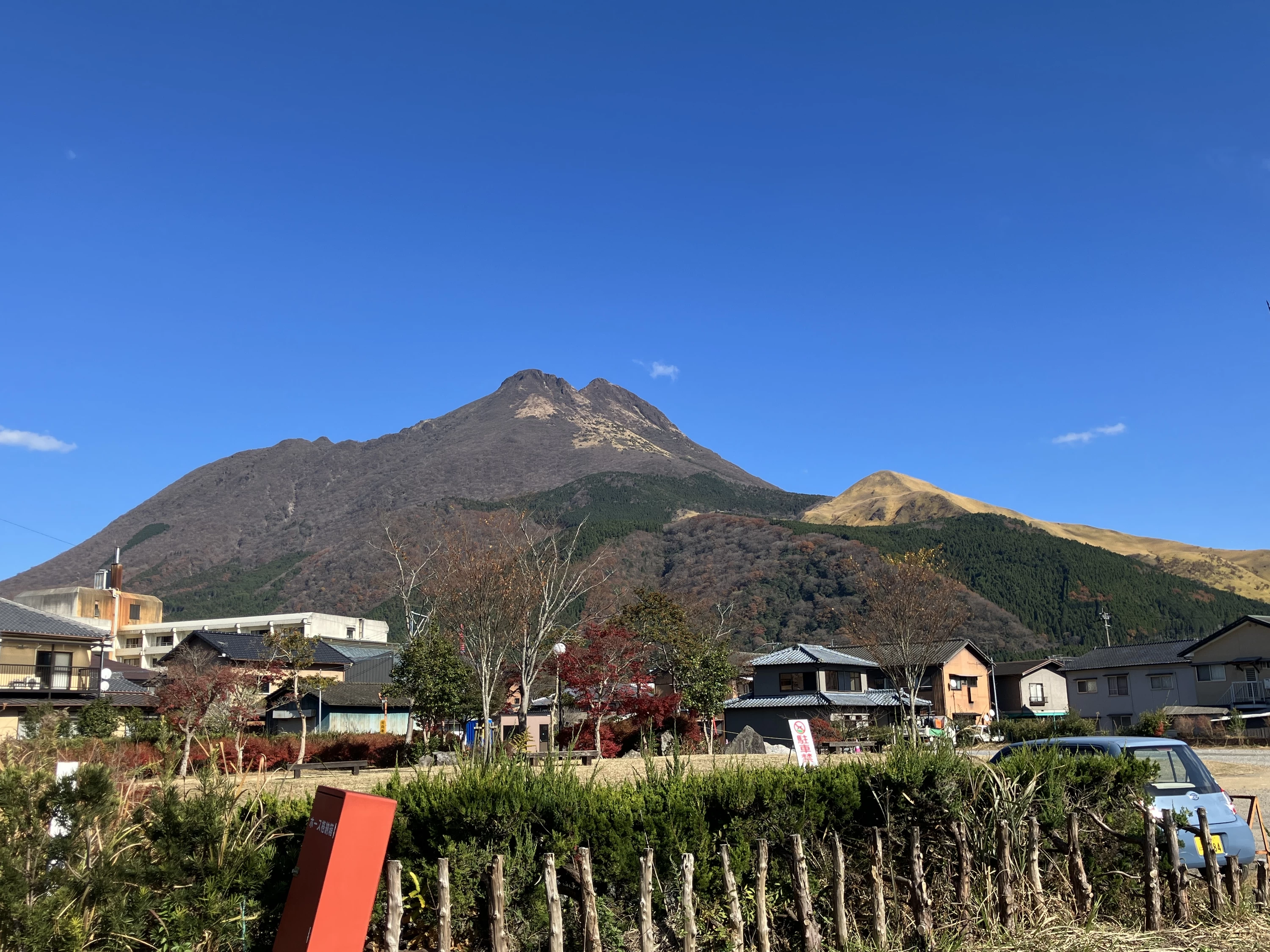 別名：豊後富士”と呼ばれる壮大な由布岳