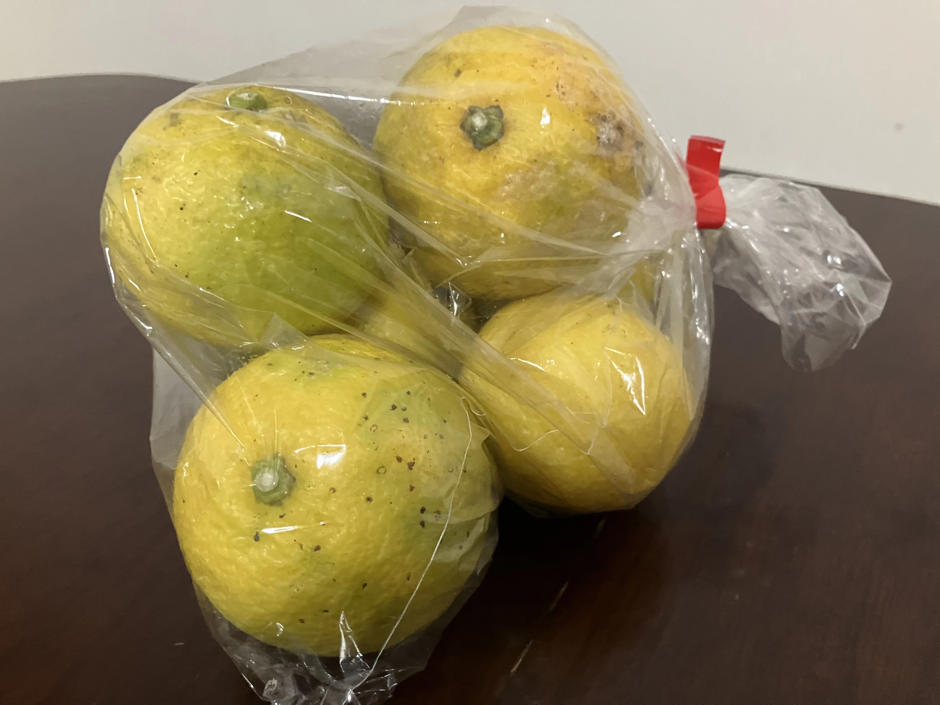 無人販売所で購入したかぼす