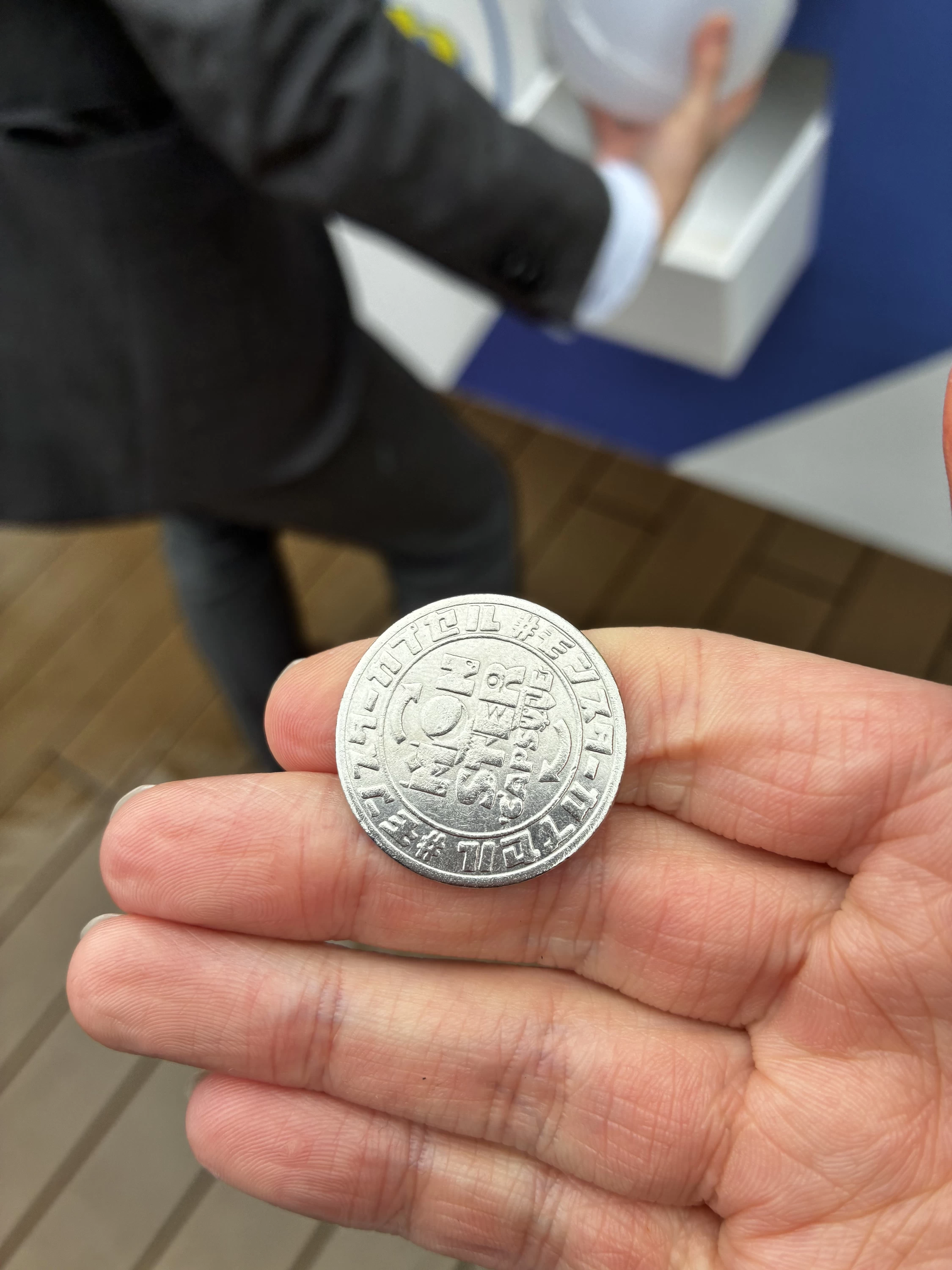 ガチャで使用するコイン