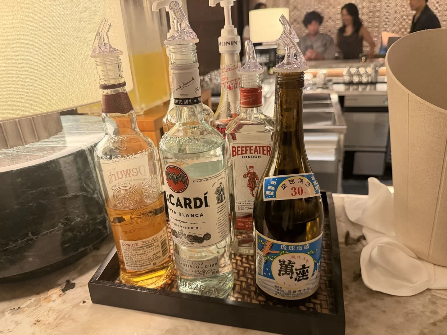 お酒やおつまみが揃います