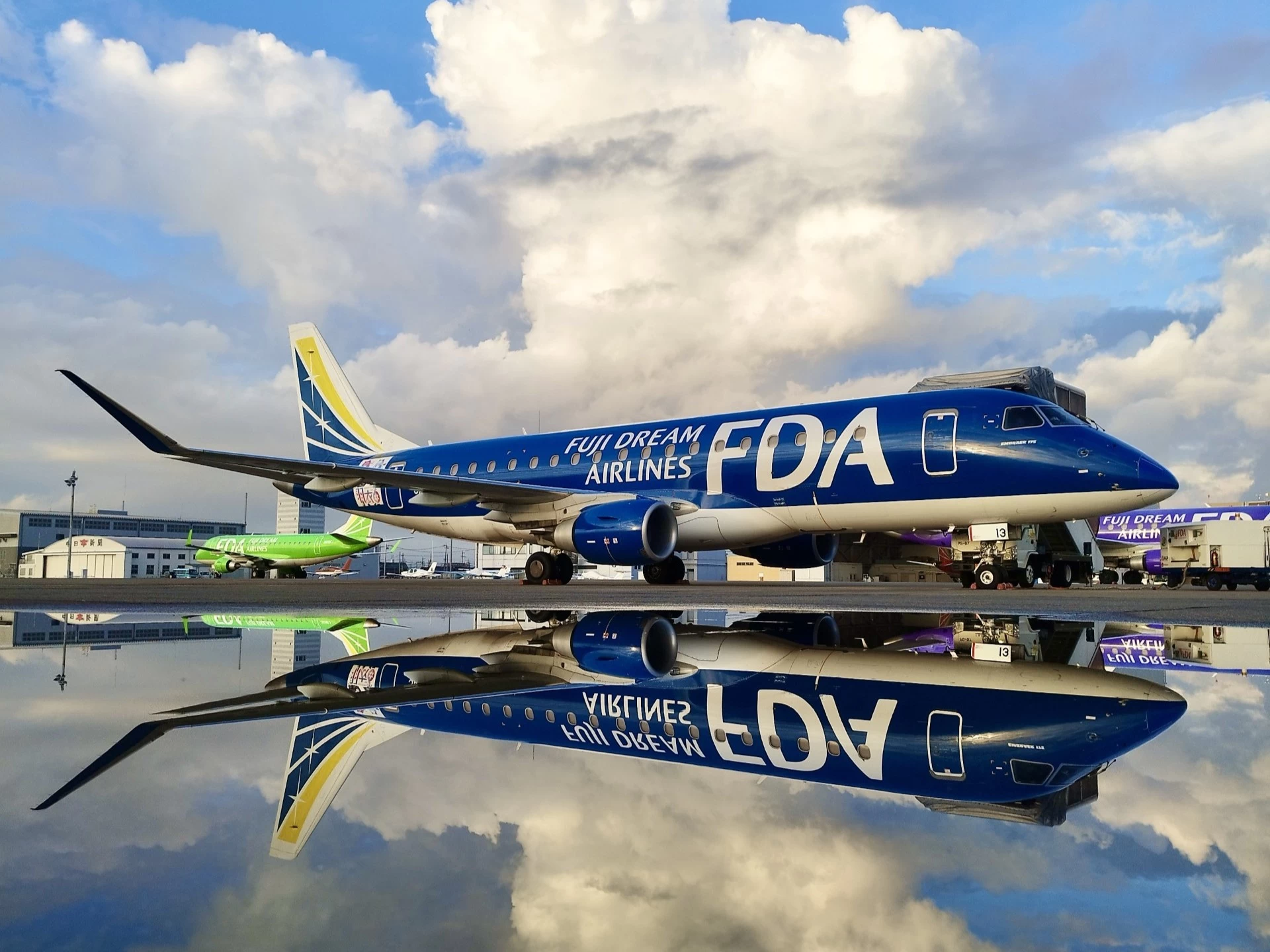 13号機ネイビー