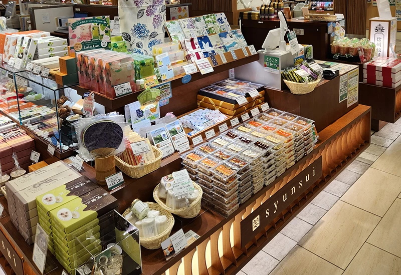 駅直結で立ち寄れるのが嬉しいポイント