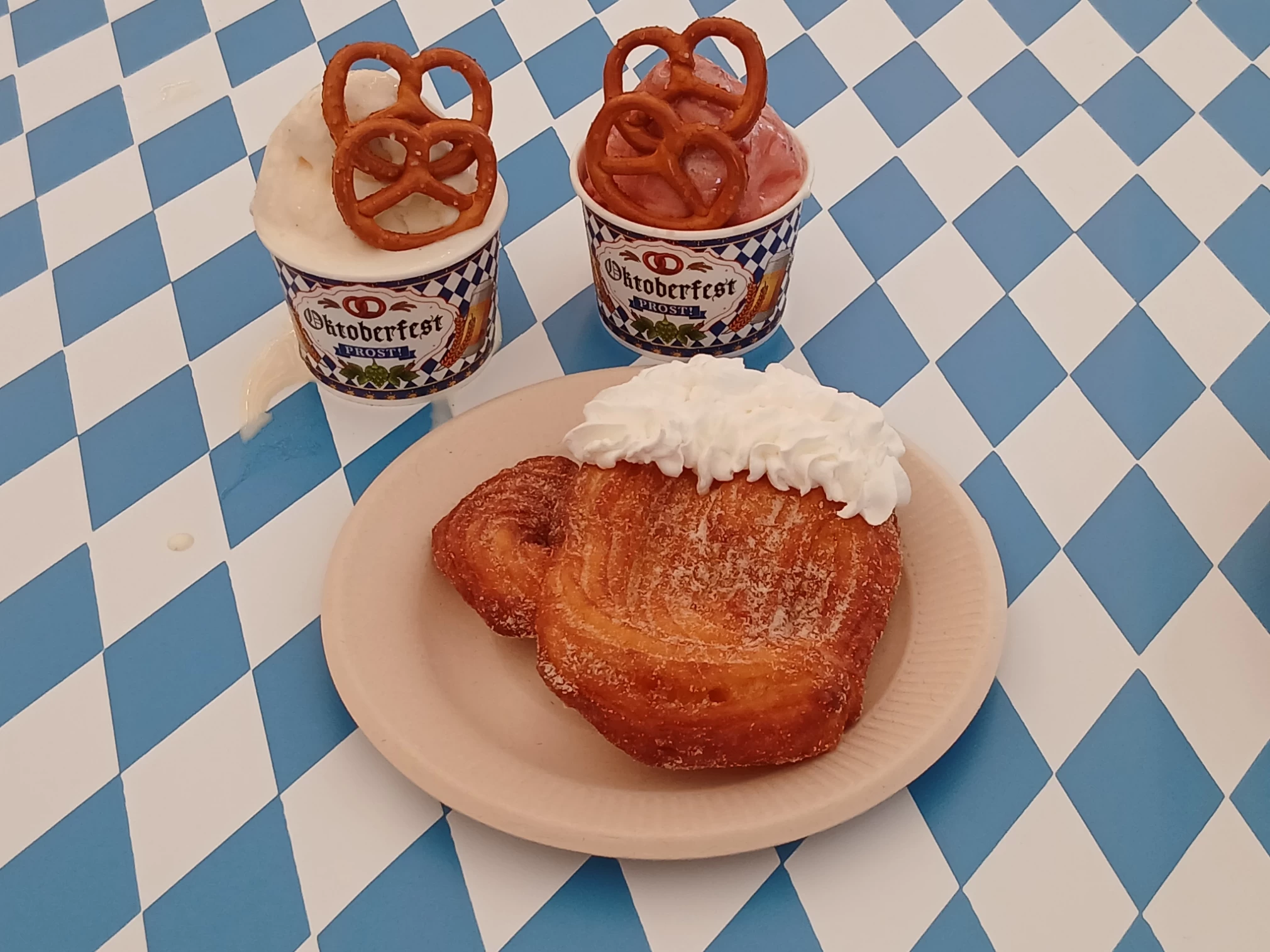 自家製チュロスとプロースト ジェラート