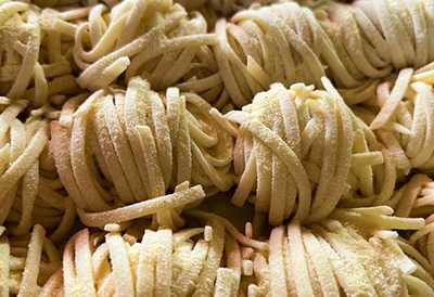 ソースに合わせて麺を変える自家製生パスタ