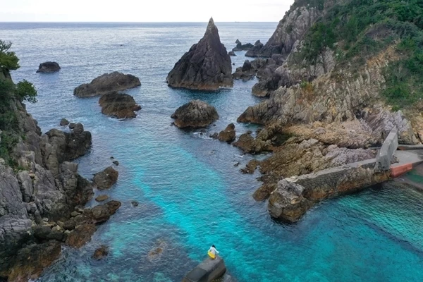 南国並みに青く透き通る海。和歌山旅は絶景とグルメに忙しい