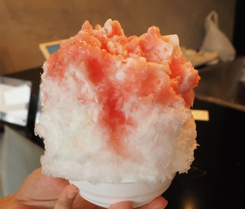 長野県・松本「中町氷菓店」でふわふわ天然氷のかき氷を食べてみた。