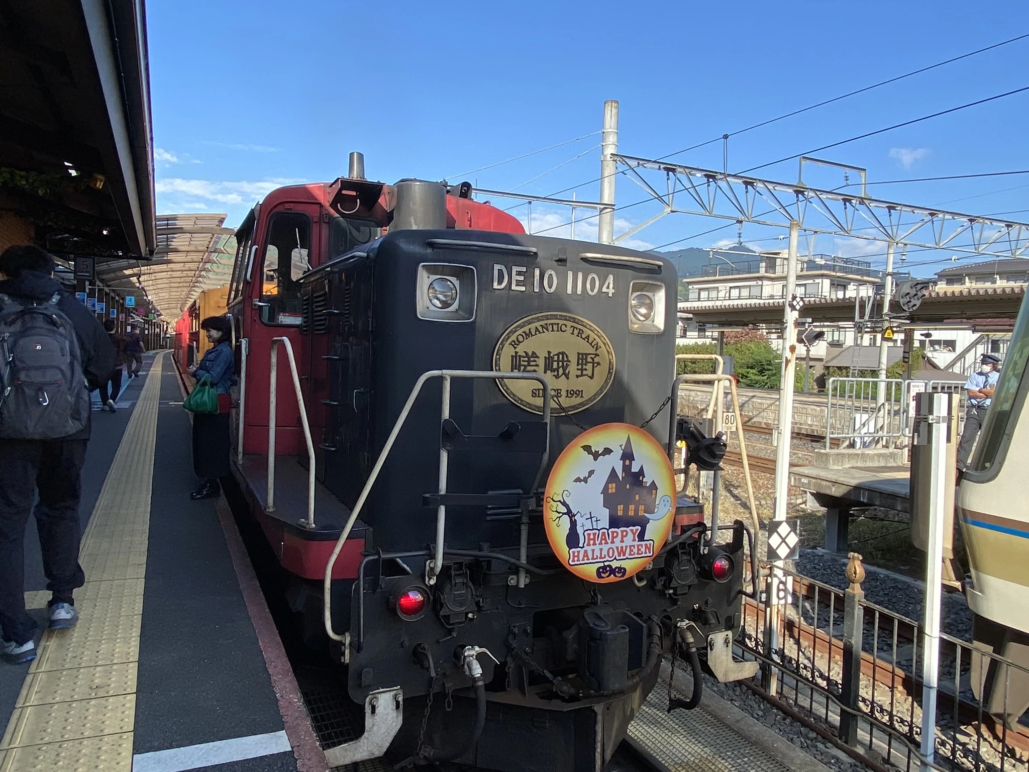 トロッコ列車で京都の紅葉を楽しもう ～嵯峨野観光鉄道～