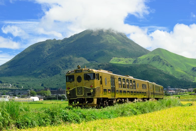 或る列車で福岡・由布を越境！ 歴史とアートを満喫できる大人の旅へ