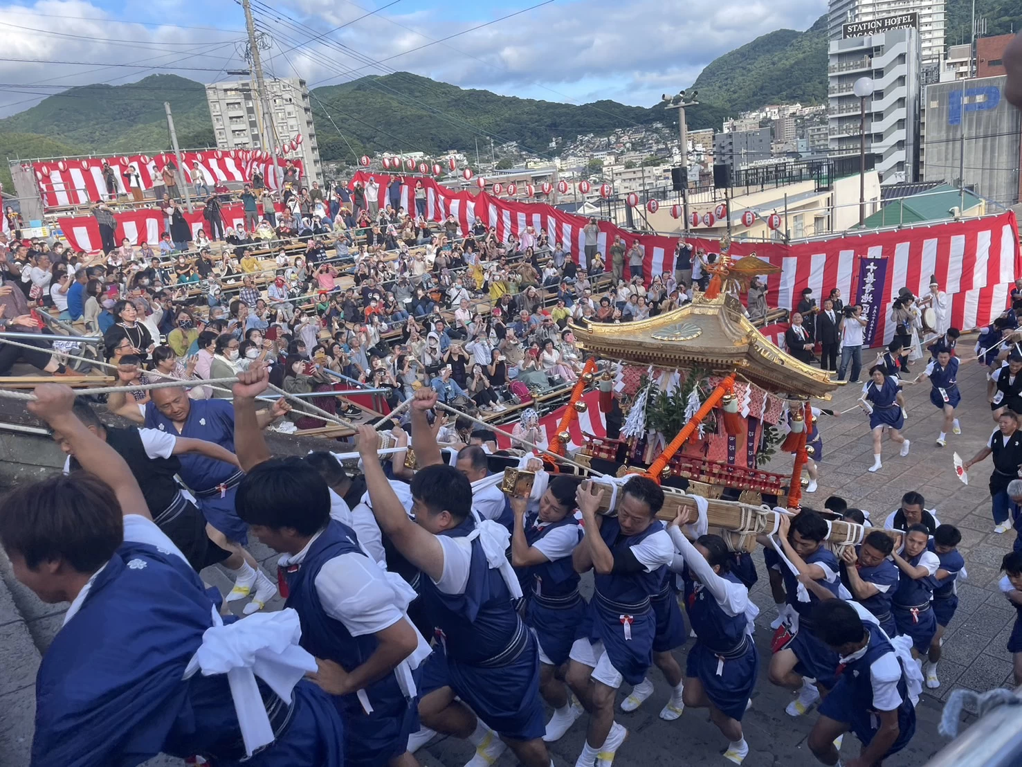 “もってこーい！” 観客も一体になる長崎の秋の風物詩「長崎くんち」