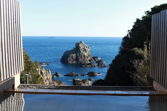 ゆっくり湯浴みできる貸切露天風呂が嬉しい「ACN南紀串本リゾート大島」（和歌山）