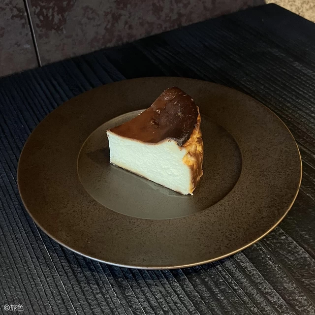 燻製はちみつのバスクチーズケーキ（780円）