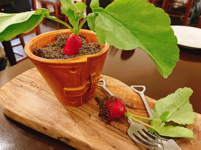 ジッリの鉢植え　バーニャカウダ（1,300円）
