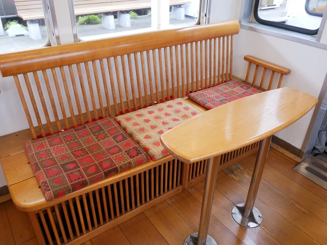 ミニテーブルの用意された簡易の団欒席も用意されています。