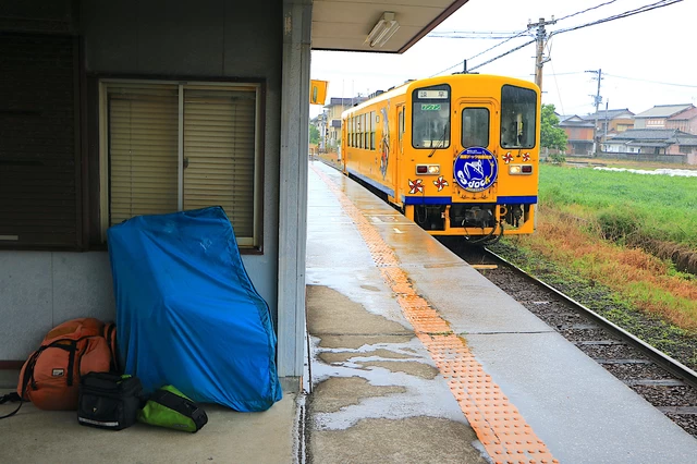 長崎県島原で雨に見舞われ、島原鉄道輪行で長崎市街へアクセス。