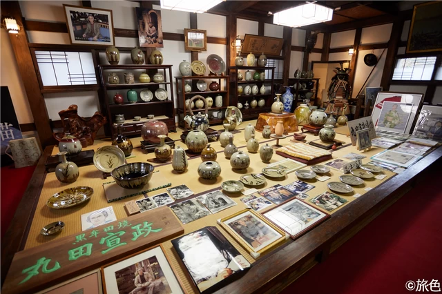 2階には、丸田さんの父で先代の丸田宣政さんの作品や延親さんの作品が展示されています