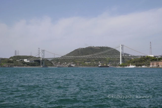 関門橋と関門海峡
