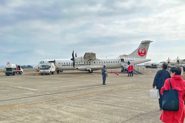 鹿児島〜徳之島は小型の飛行機で。