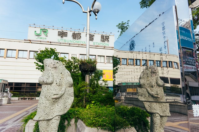 JR宇都宮駅前の餃子像は山田邦子さんの発案