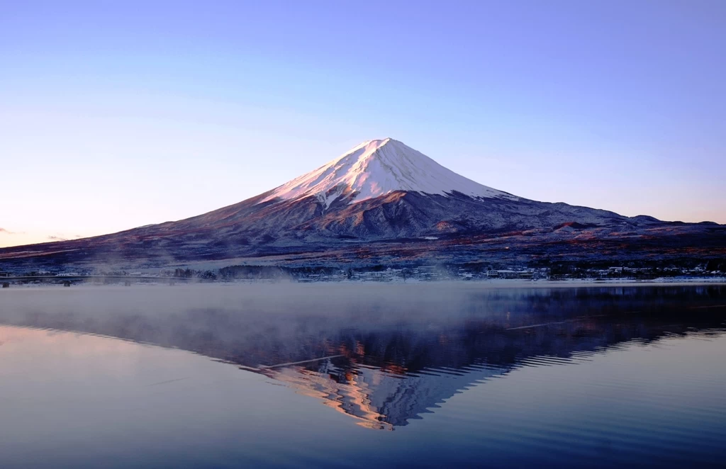 カップルで河口湖へ　ワインや温泉、富士山を楽しむ1泊2日旅