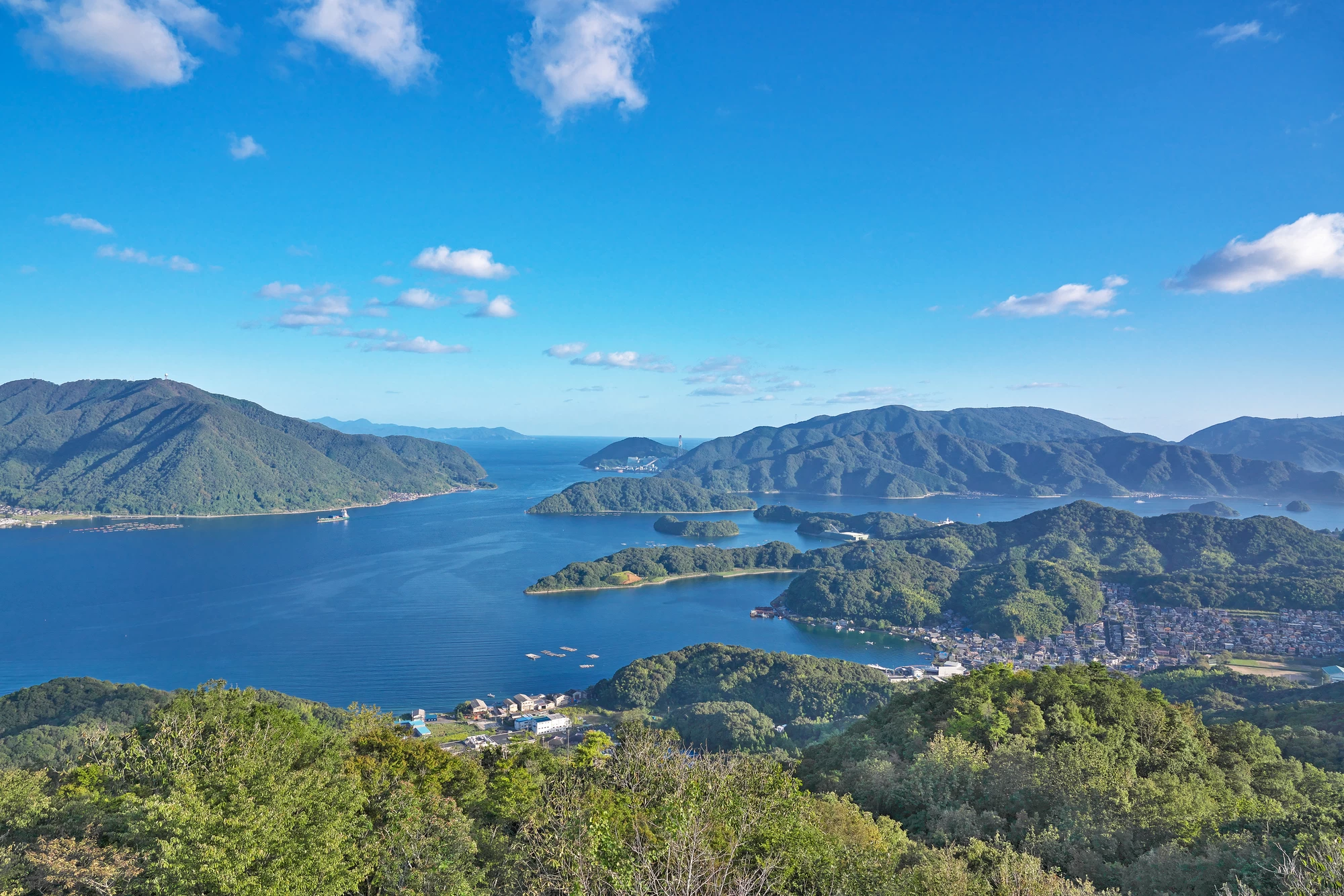 京都・舞鶴へ！赤れんがパーク・港巡りと市場グルメを満喫