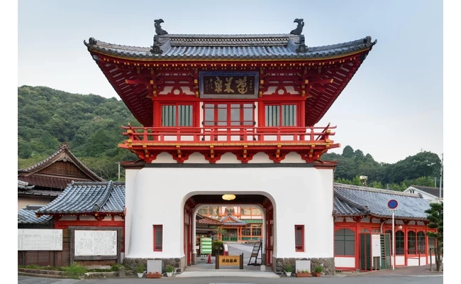 博多から1時間！武雄温泉でグルメと温泉を満喫する1泊2日