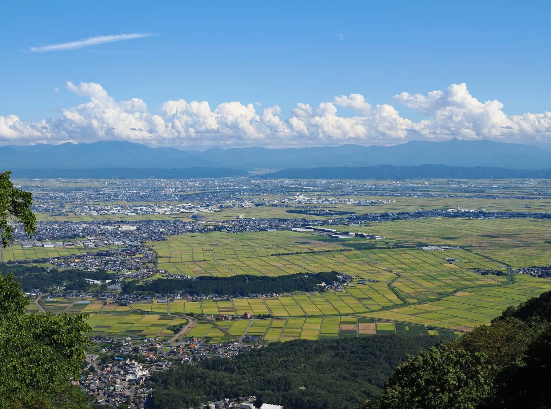 新潟・岩室温泉へ！弥彦の絶景と癒やしを満喫する1泊2日