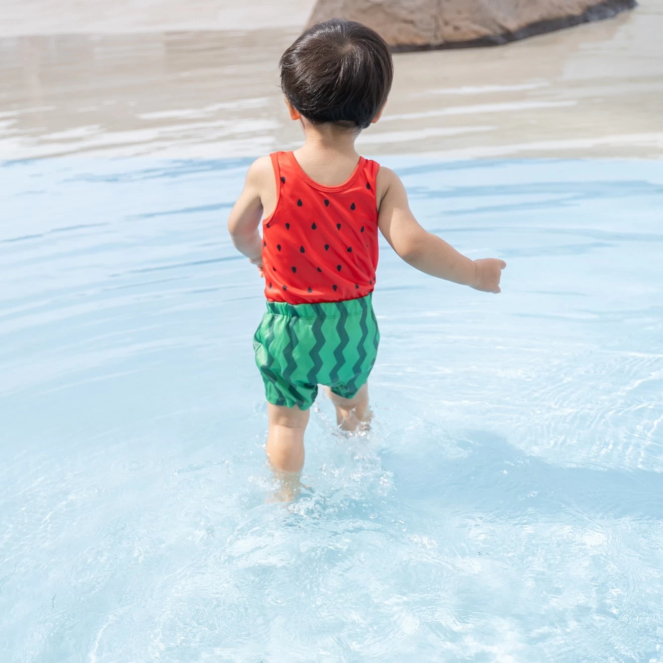 千葉のプールや鴨川シーワールドへ！夏休みにおすすめ子連れ旅行