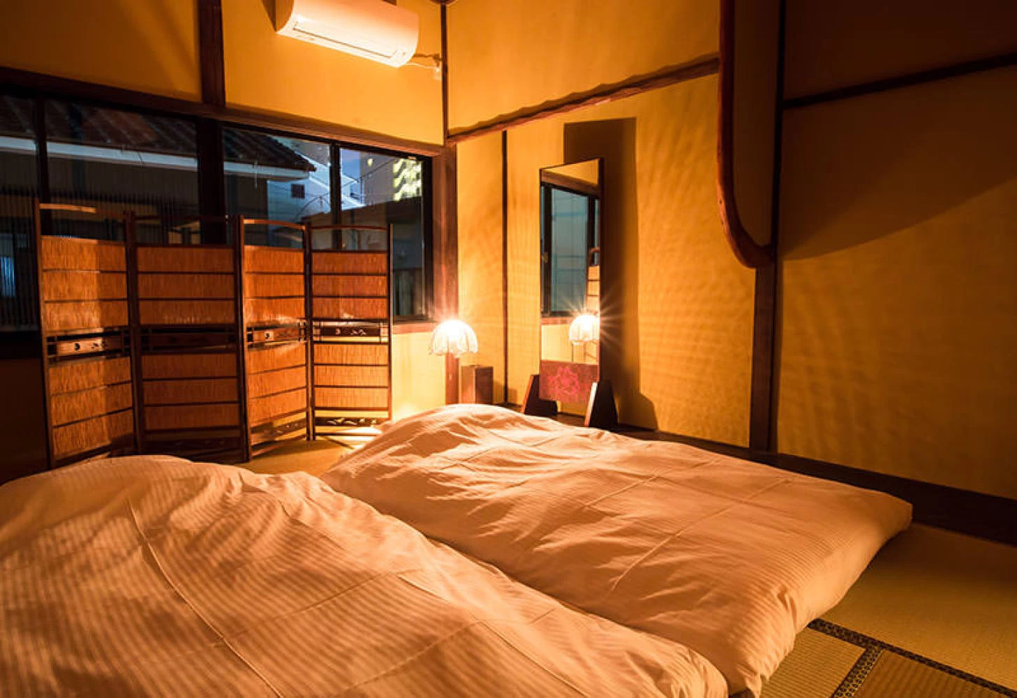 日本の伝統的な和室で快適な眠りを