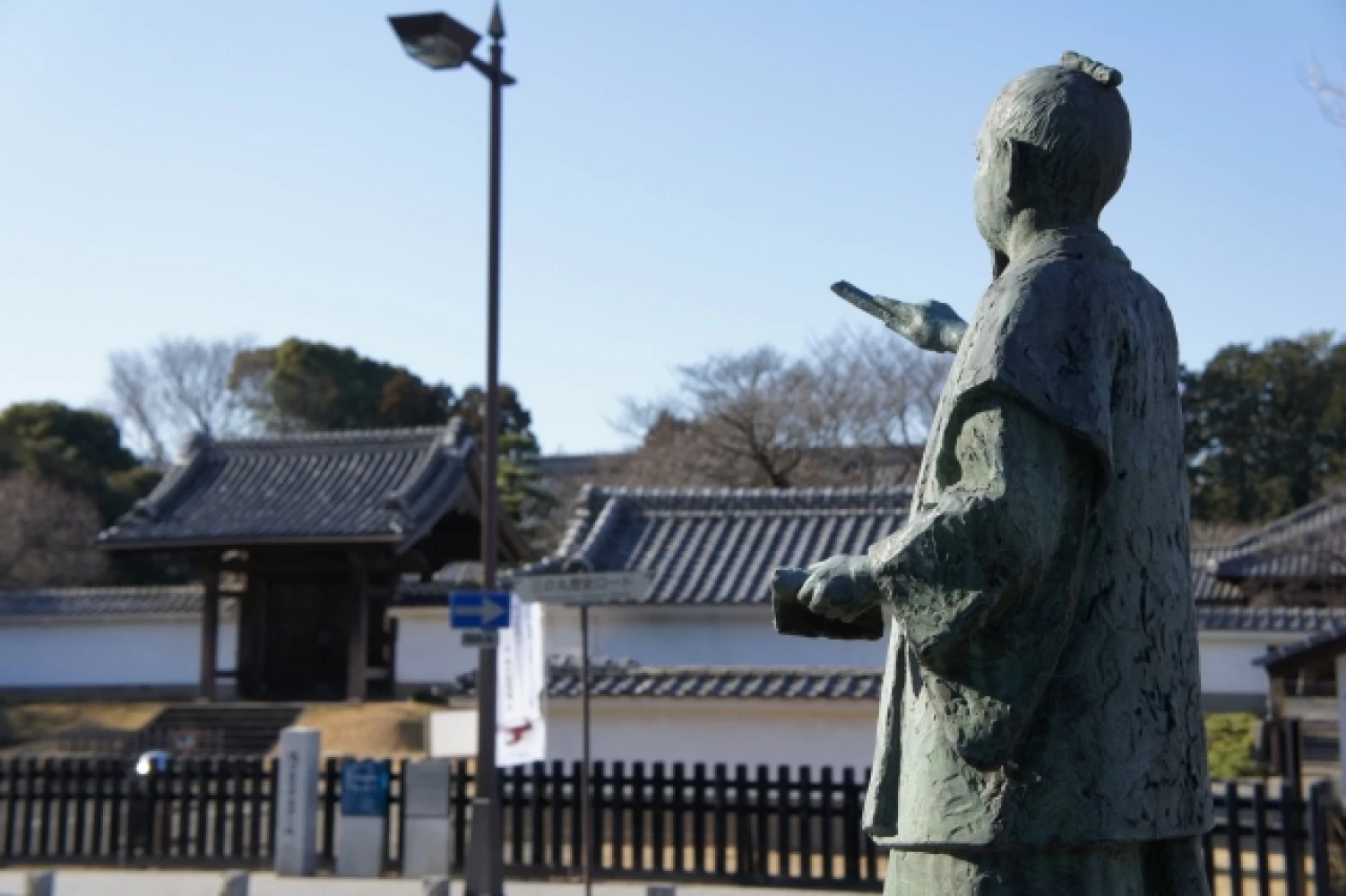 徳川斉昭像と弘道館