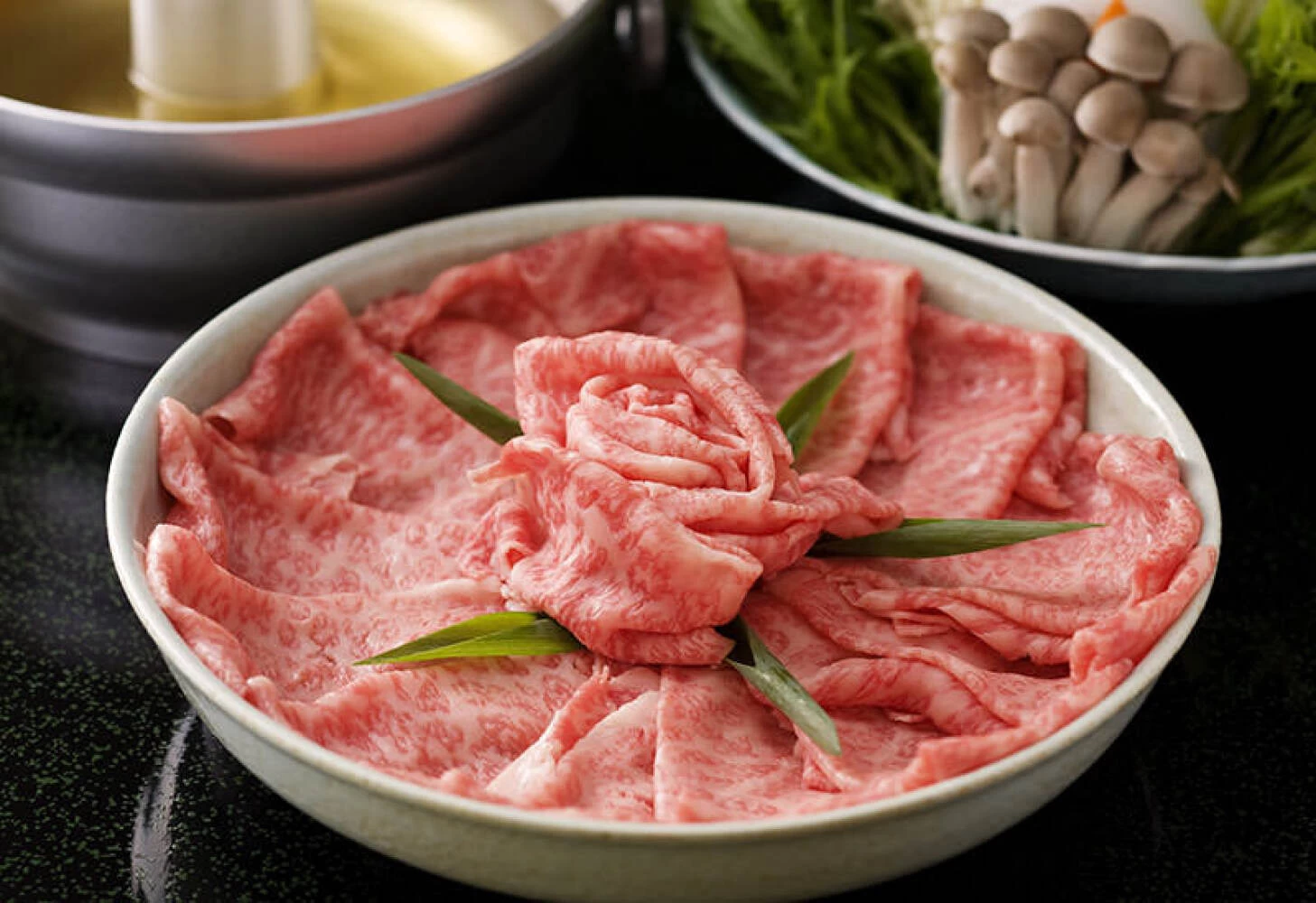 京都のブランド肉「丹波牛」を使用