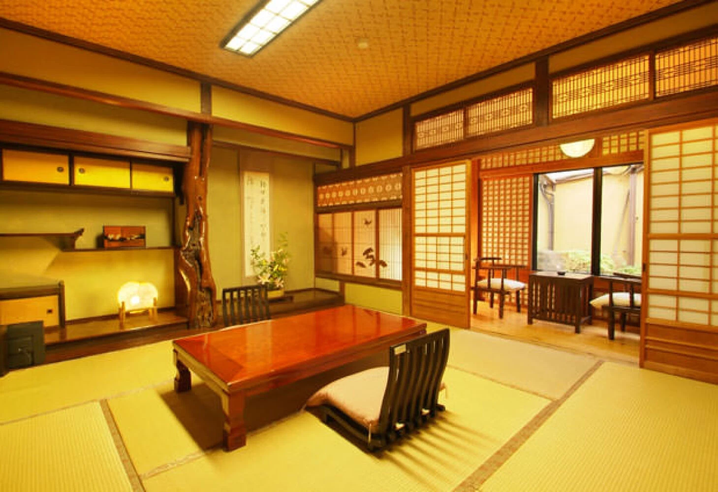日本旅館を心ゆくまで愉しむ本館和室