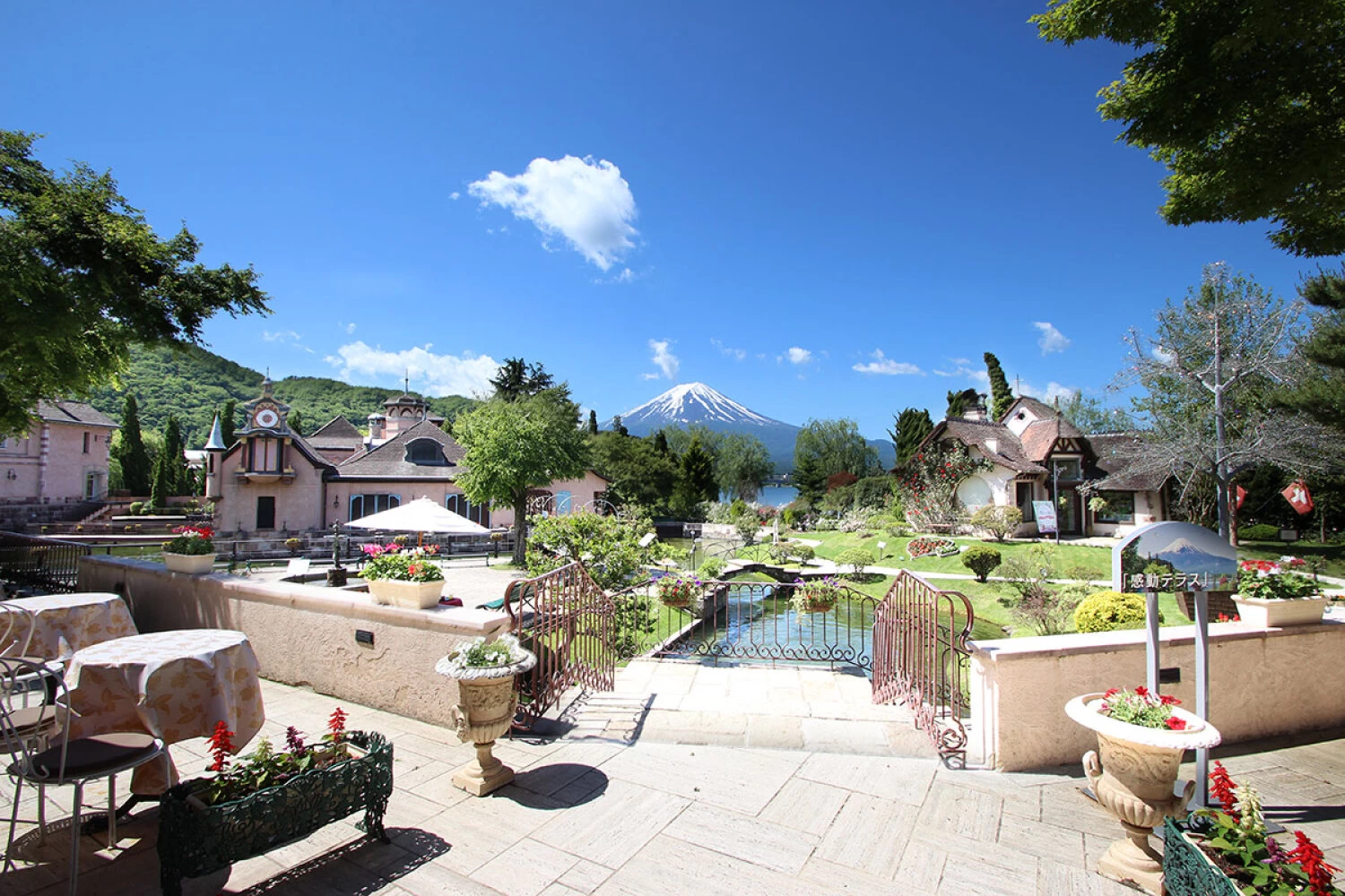 レストラン・カフェ前の感動テラス