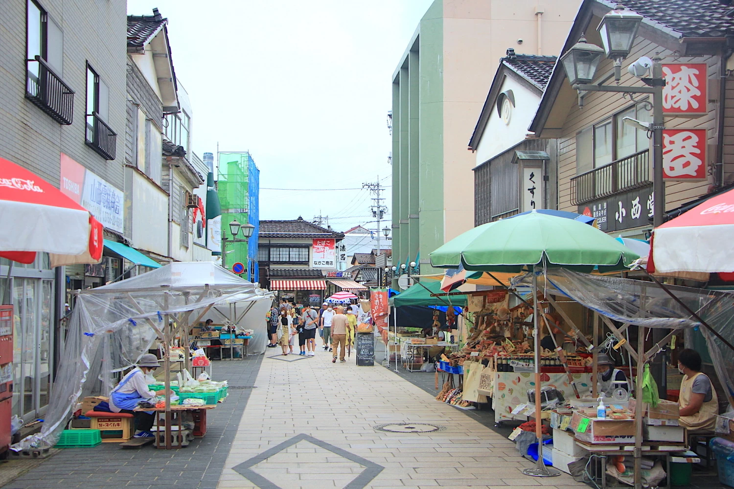 活気あふれる日本最大の朝市を歩こう
