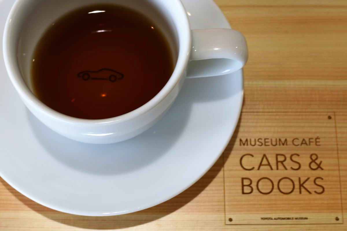 ミュージアムカフェ CARS & BOOKS