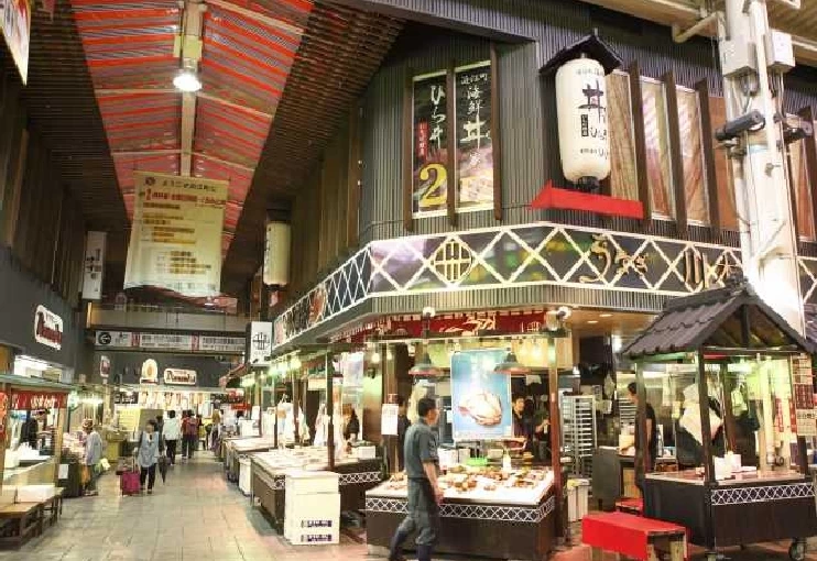 金沢観光モデルコース。1泊2日で近江町市場やひがし茶屋街へ｜旅行プランは旅色で。