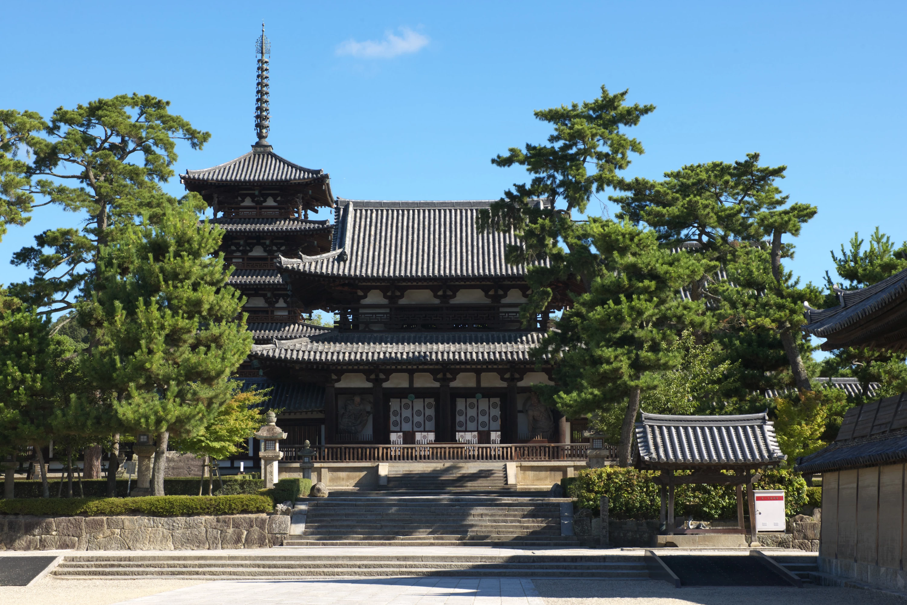奈良・法隆寺へ日帰り旅行 聖徳太子ゆかりの世界遺産を観光｜旅行プランは旅色で。