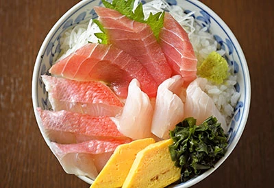 小田原の海の幸を海鮮丼で堪能