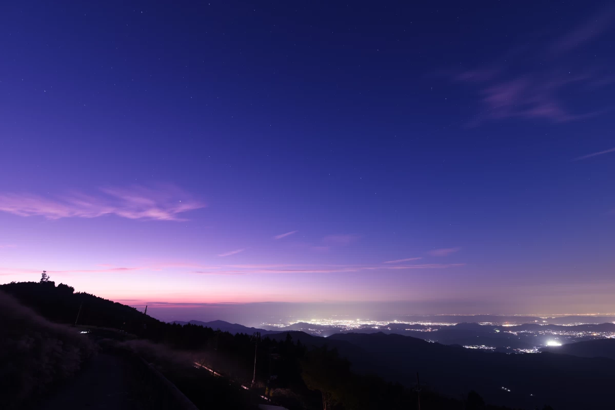 生石山からの夜景（山の家おいし東側のトイレ付近より）