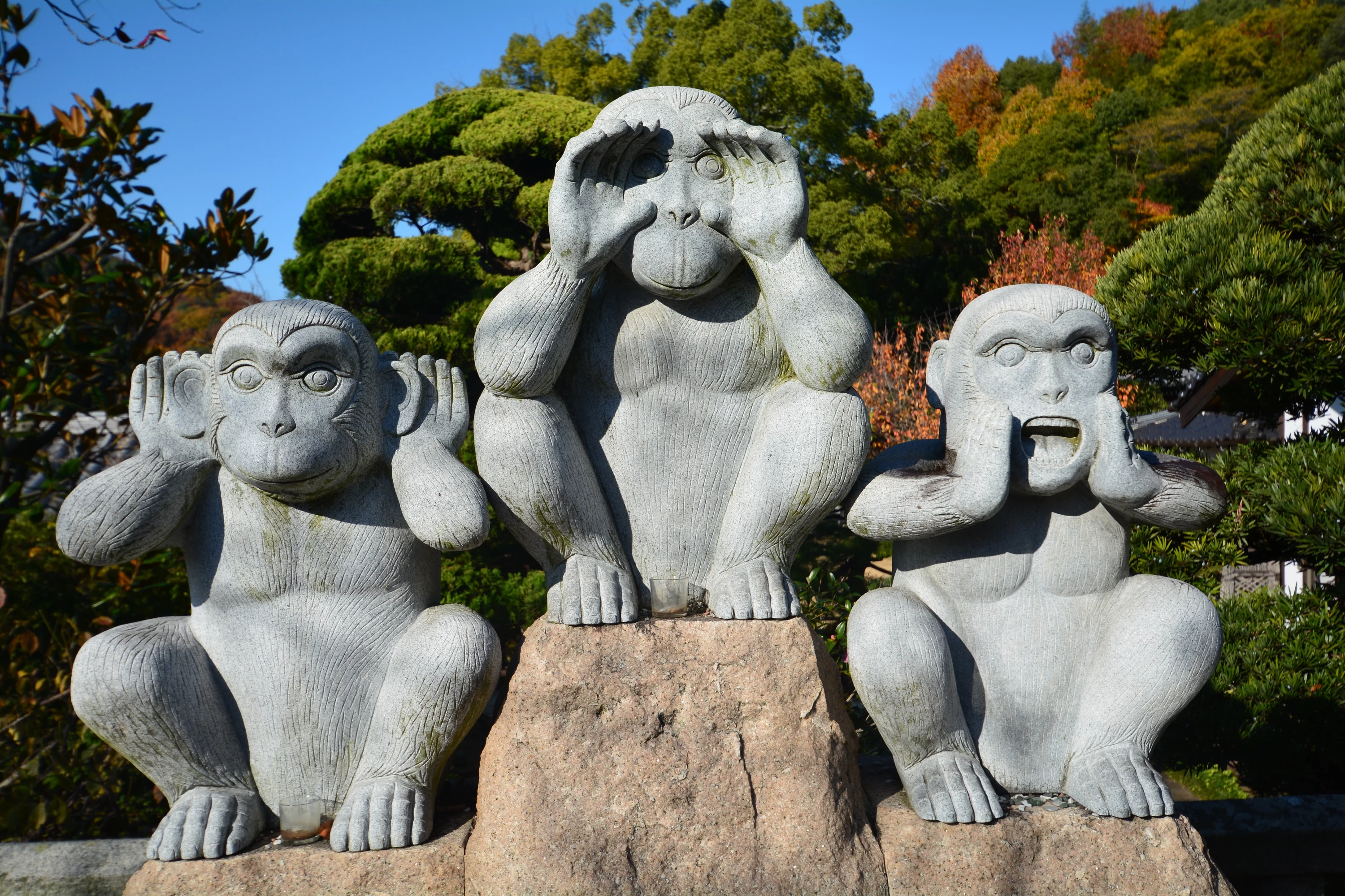 21世紀の新三猿像 