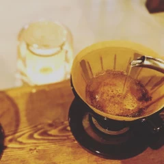 イタリアのespresso LAVAZZA社のDRIP用に焙煎されたコーヒー豆を使用