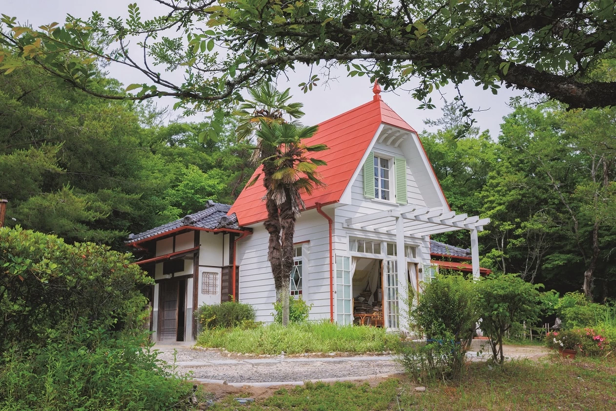 どんどこ森「サツキとメイの家」　© Studio Ghibli
