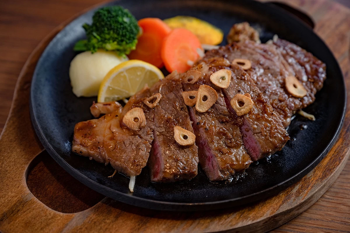 伊豆牛のステーキは3,600円～