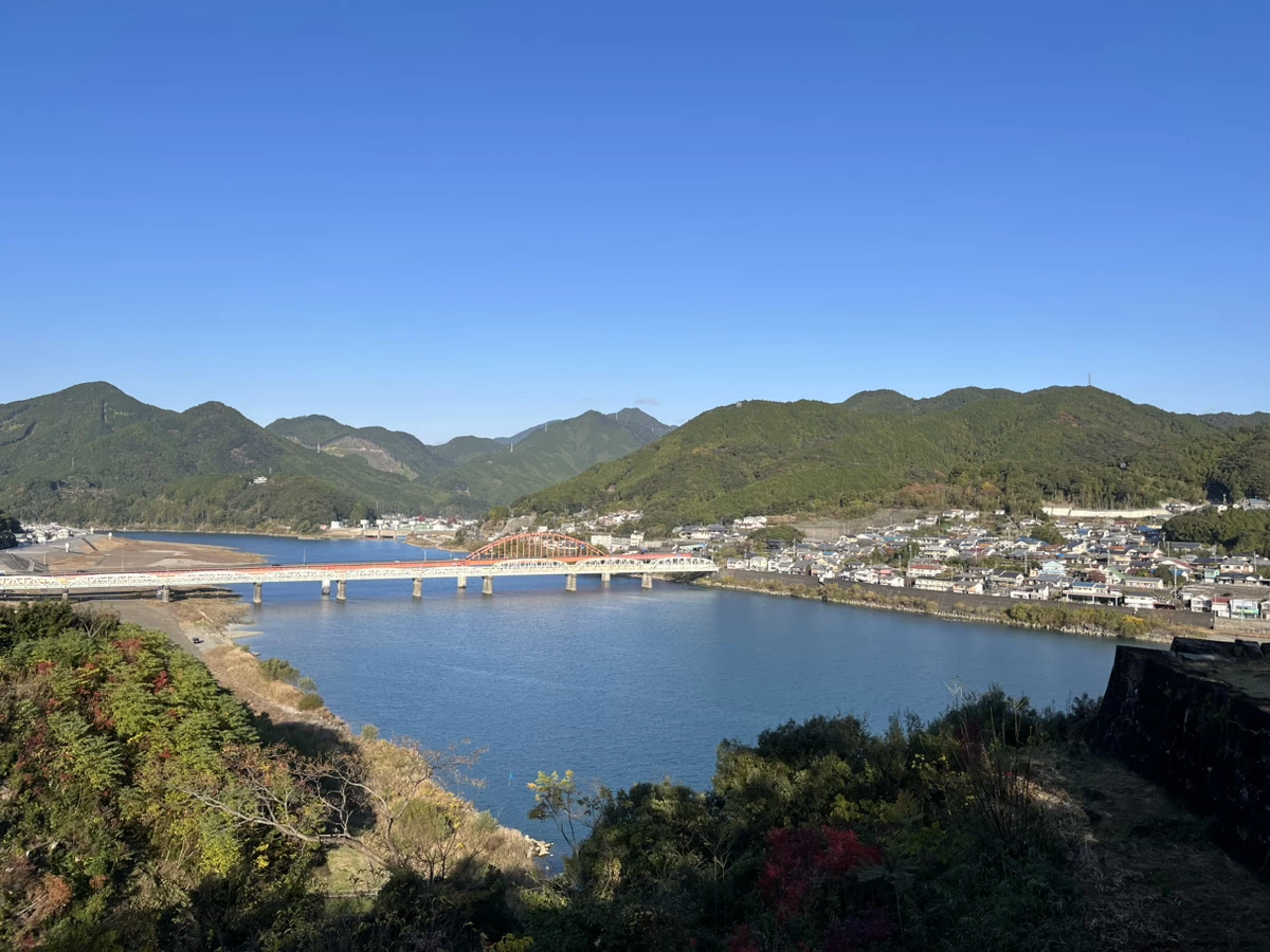 和歌山県と三重県の県境を流れる熊野川