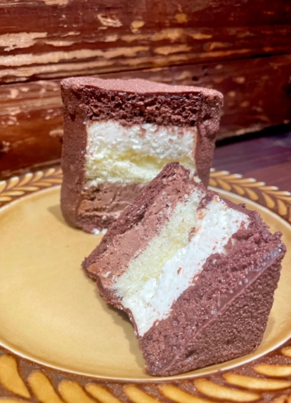 人気のチョコレートケーキ「石垣」