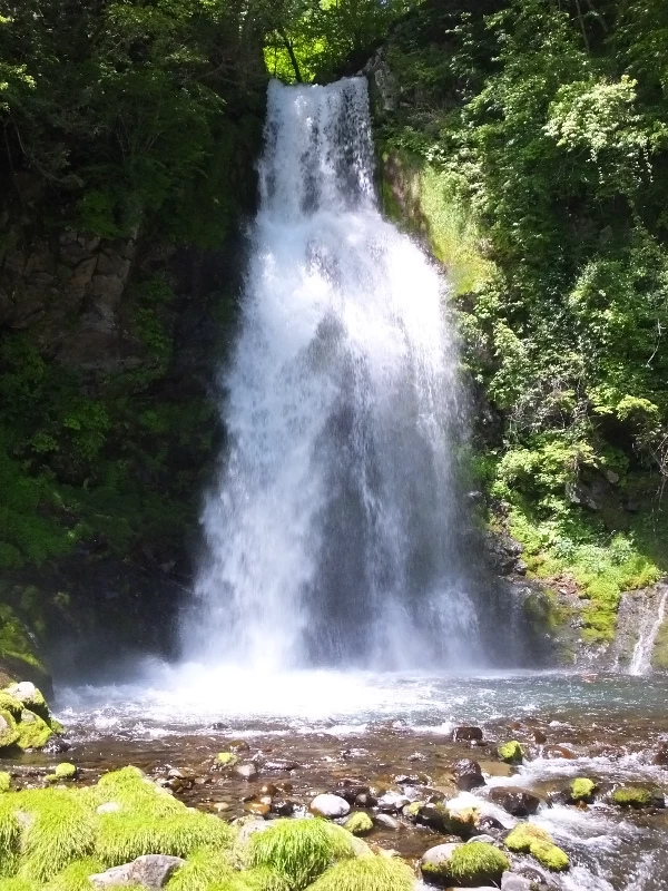 尾の島の滝