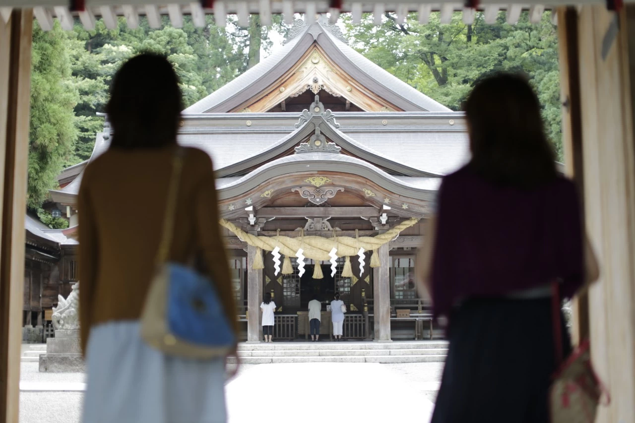 縁結びの神社「しらやまさん」