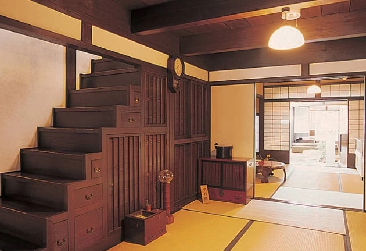 奈良市ならまち格子の家①