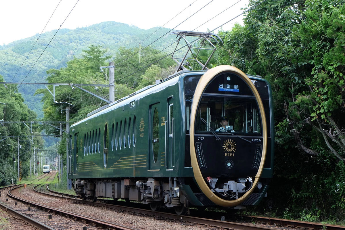 叡山電車「ひえい」外観