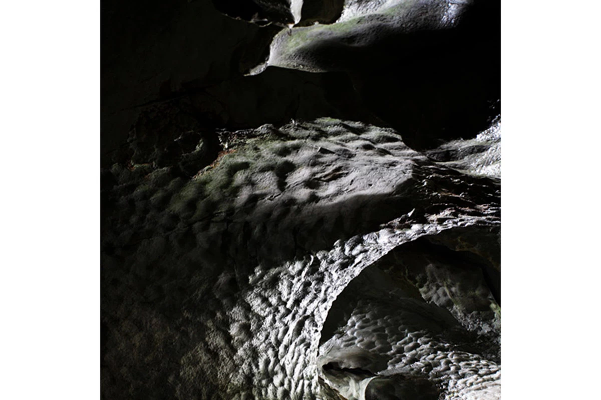 蟷螂（とうろう）の岩屋