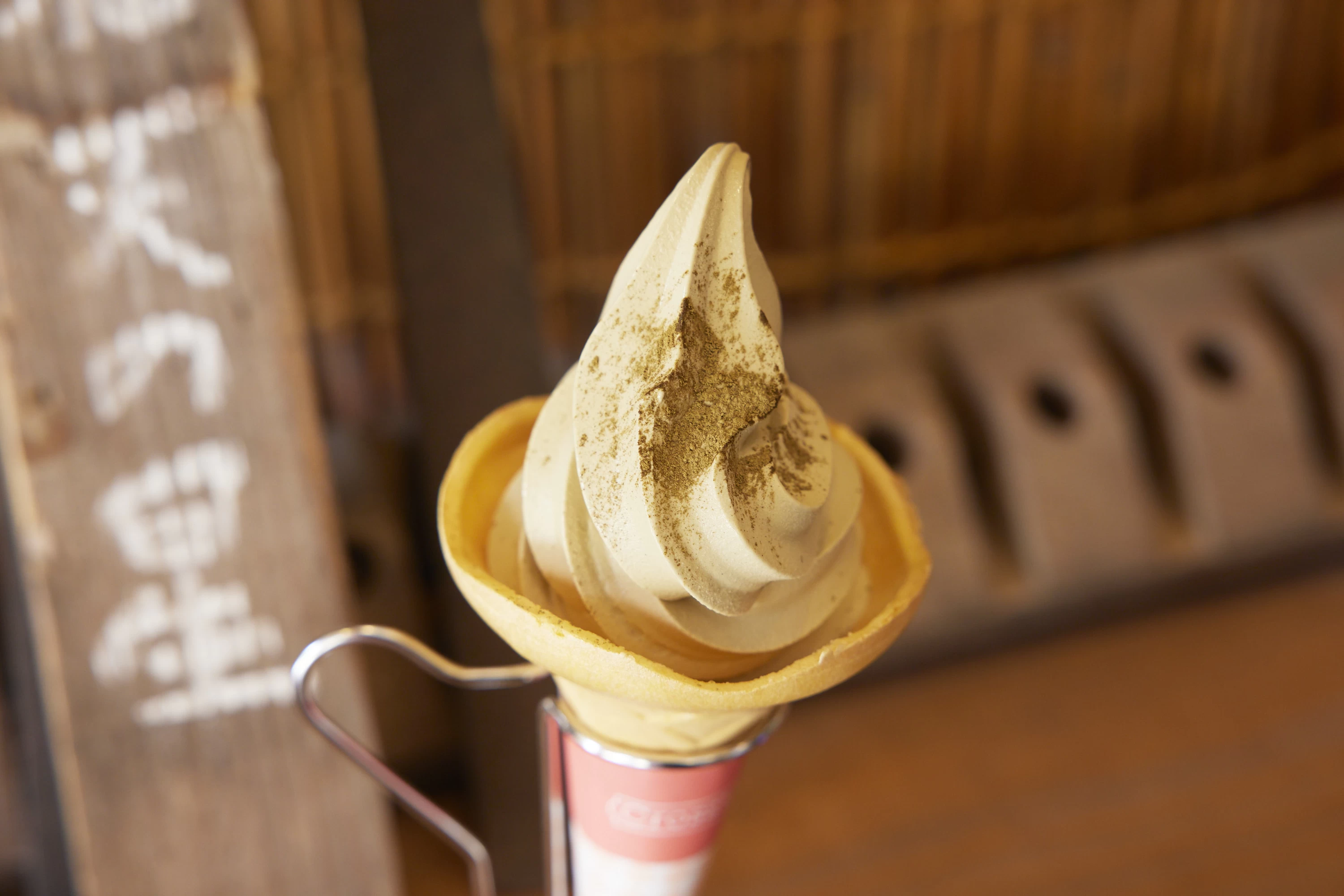 ほうじ茶ソフトクリームは4～10月の販売